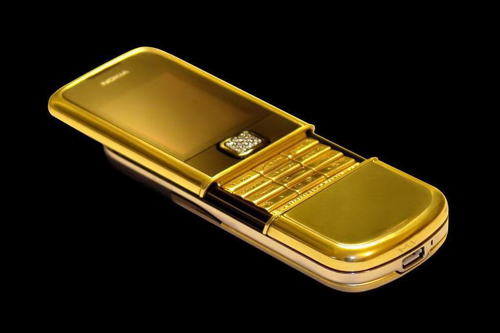 MJ - Nokia 8800 Arte Gold Diamond Limited Edition (Solid Gold) - Gold Phone Made of Pure Gold, Even a Button from the Molten Gold inlaid with Diamonds. 