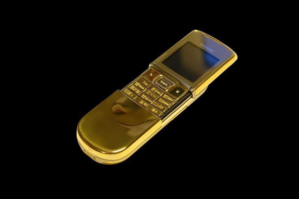 MJ Nokia 8800 Sirocco Gold 777 MJ Edition - gold-plated shell technology 777 MJ 18+ carat, buttons from the molten gold, solid gold.